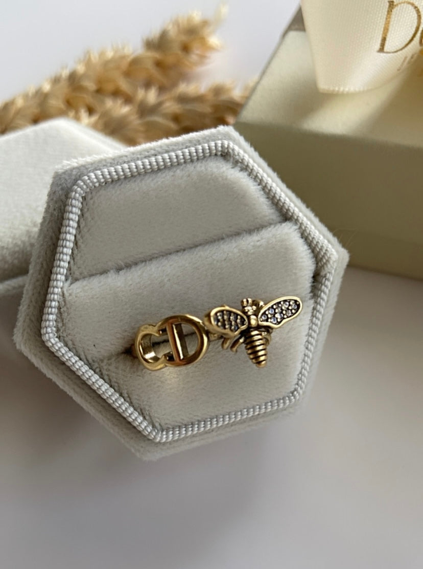 BEE RING