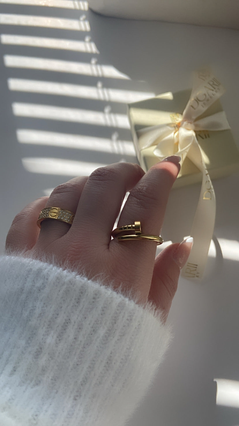 INSPIRED ALL STONES RING