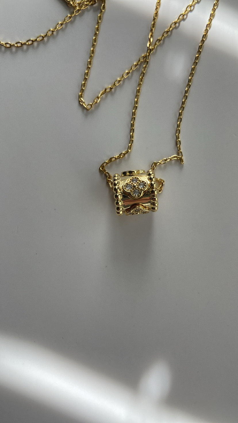 VC CYLINDER NECKLACE