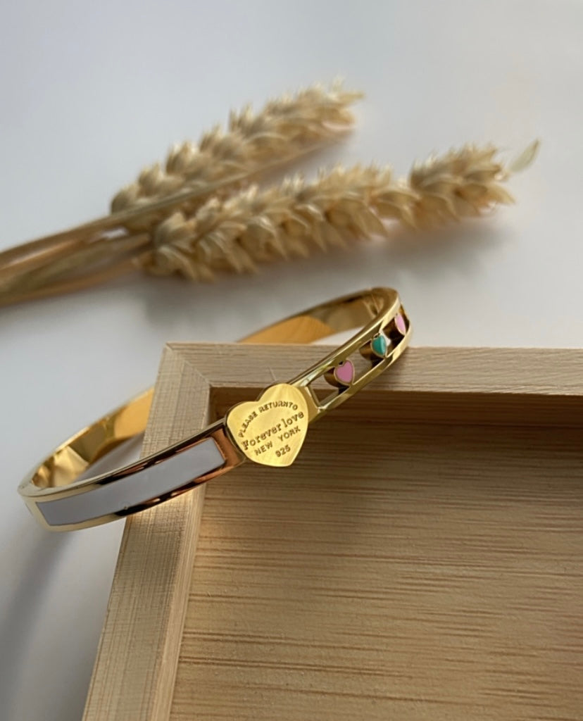 CUTE HEART BANGLE