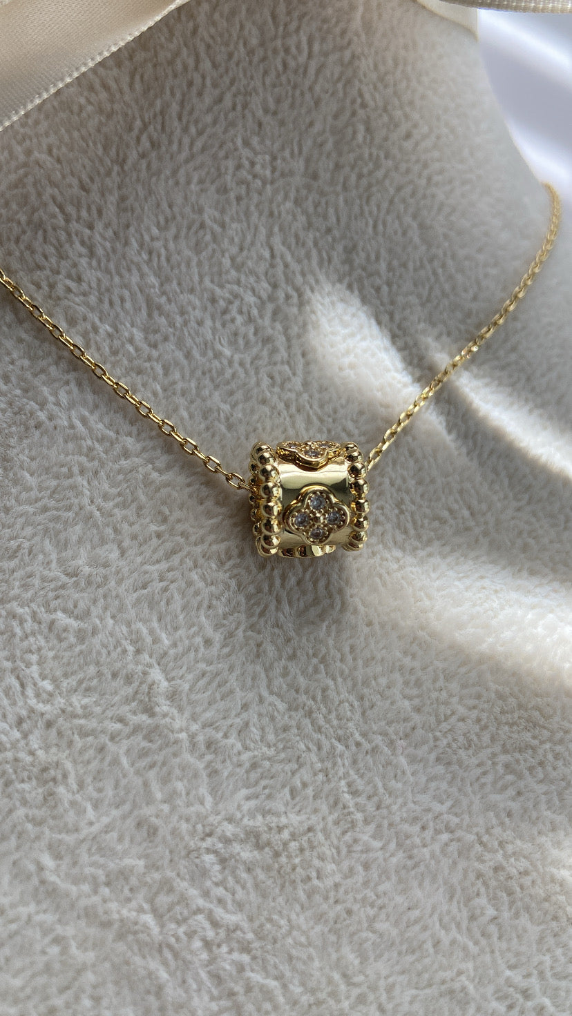 VC CYLINDER NECKLACE