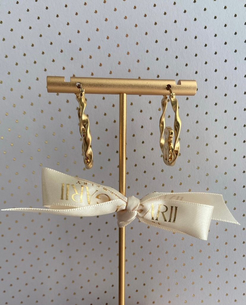 TUS TWISTED HOOPS