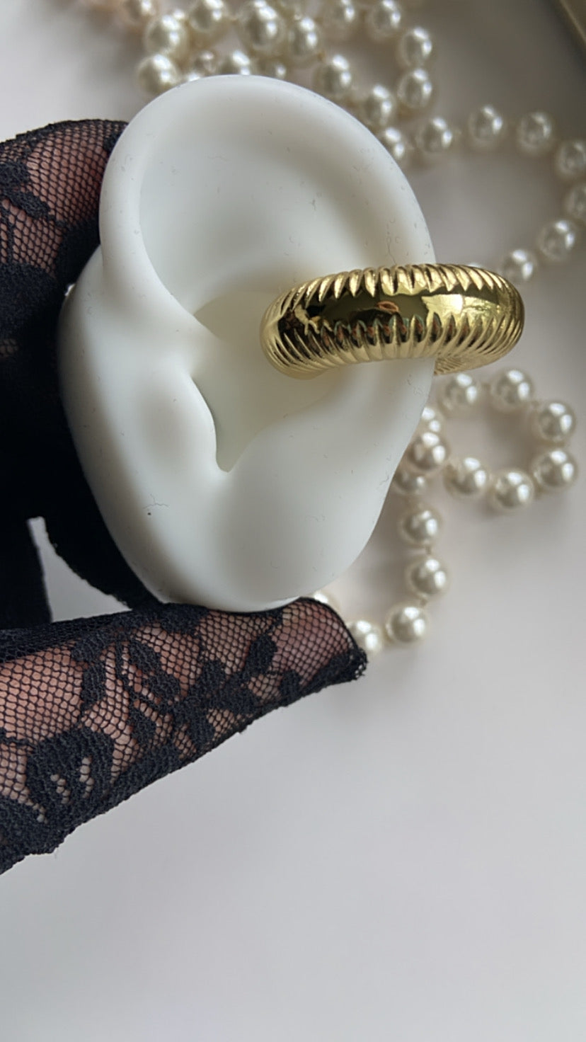 CHUNKY STRIPE EAR CUFF