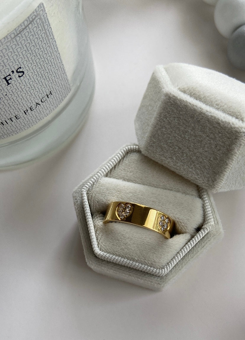 HEART COLLET RING