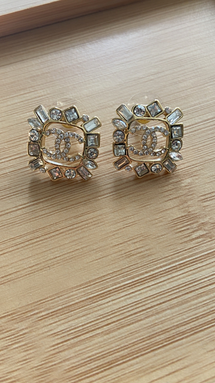 ELEGANT STONES EARRINGS