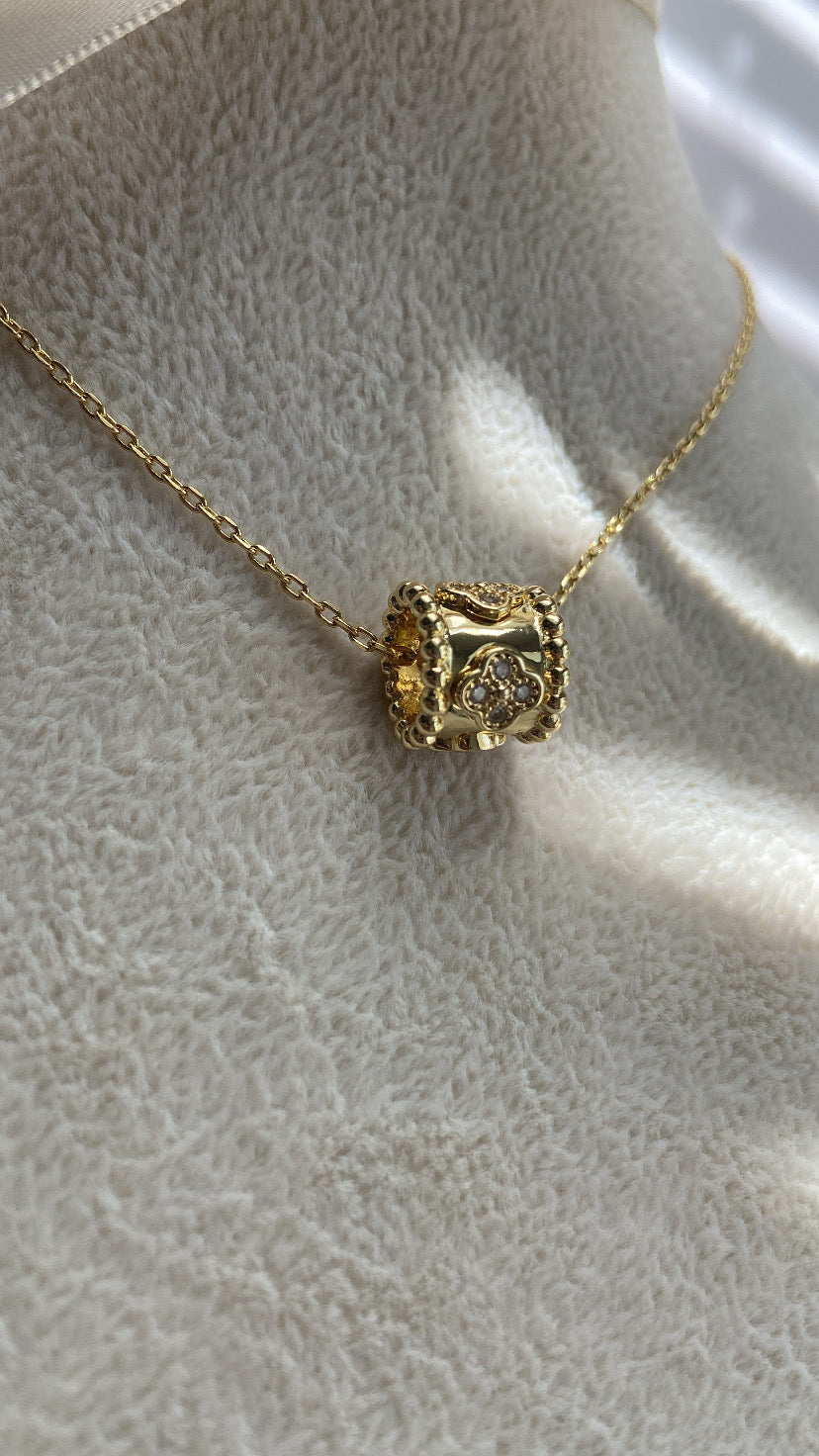 VC CYLINDER NECKLACE