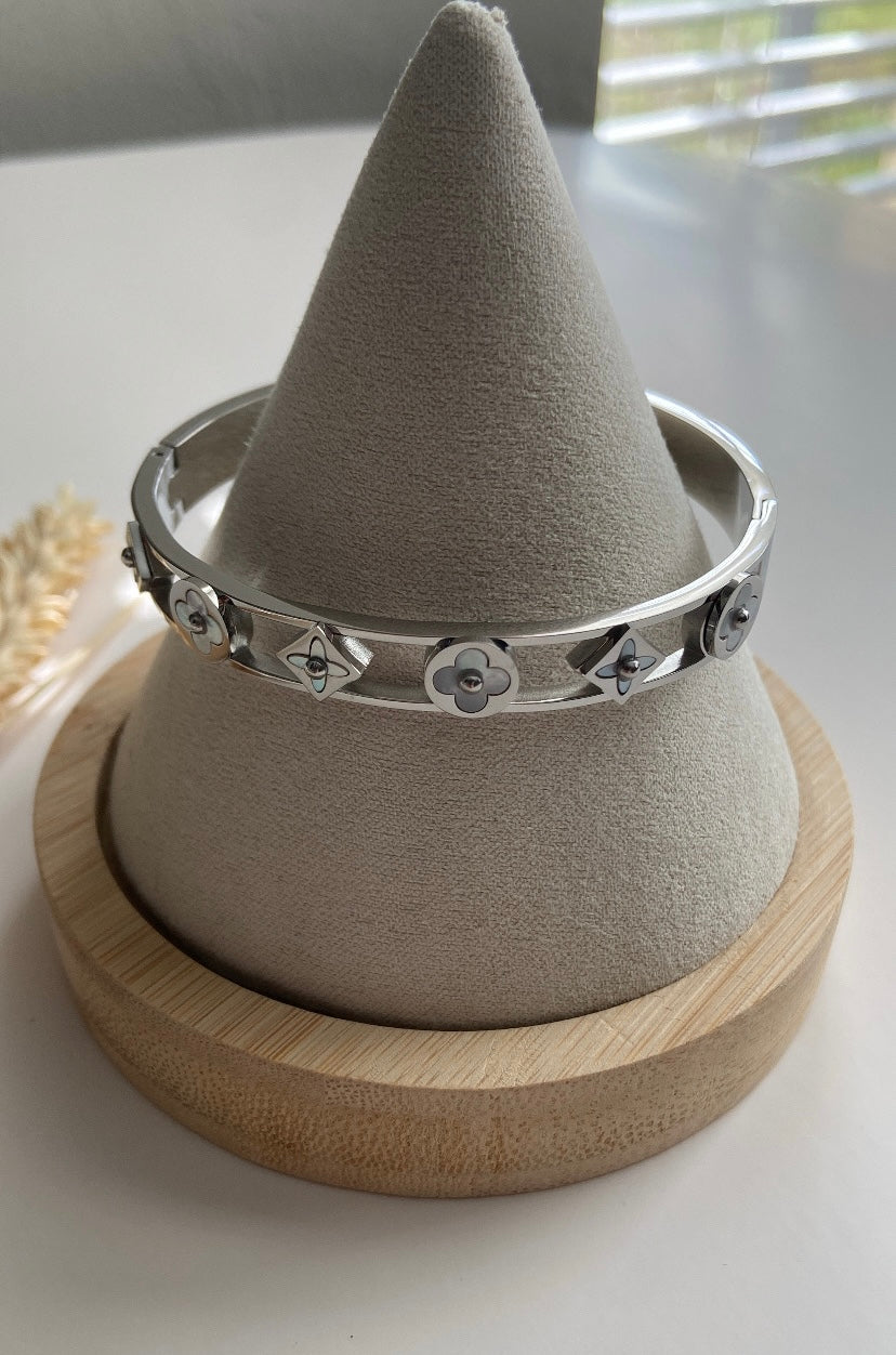FLOWER BANGLE