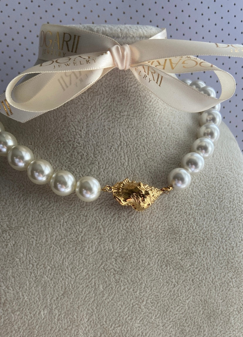PEARL AND SNAIL NECKLACE