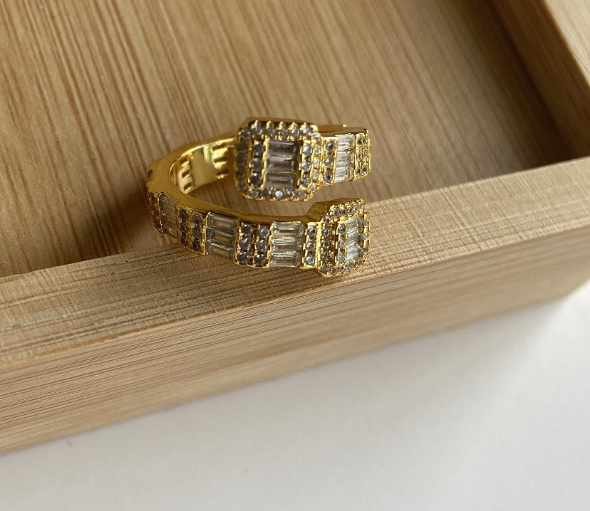 ICED SQUARE RING