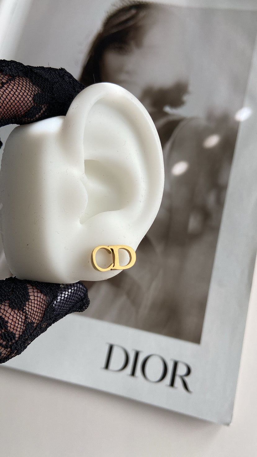 SMALL EARRINGS
