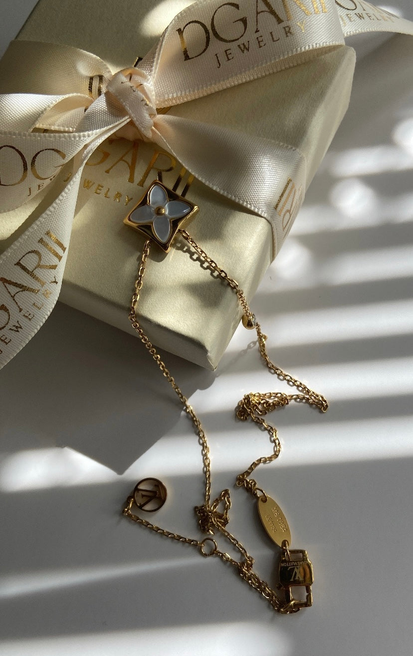 FLOWER NECKLACE