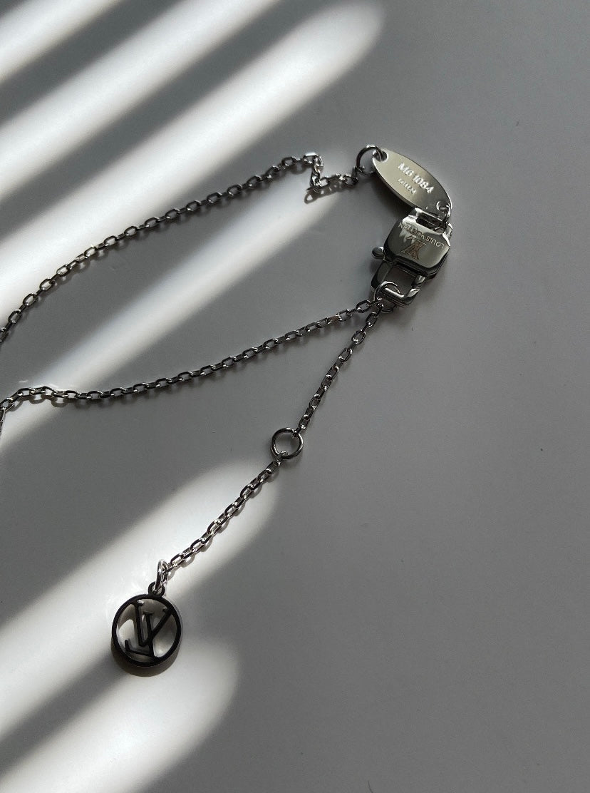 FLOWER NECKLACE
