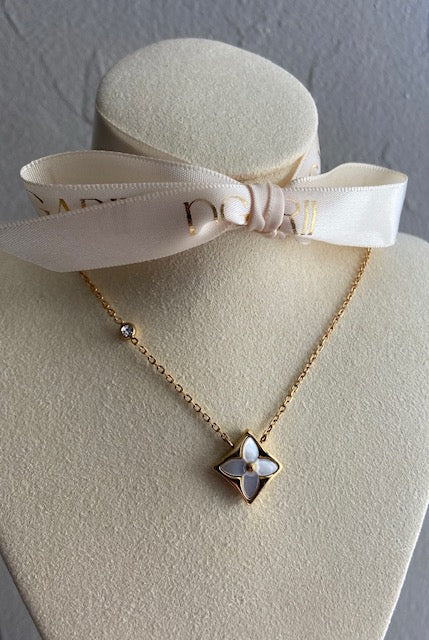 FLOWER NECKLACE
