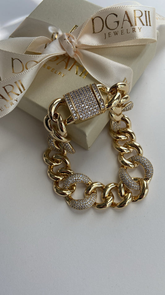 THICK BRACELET WITH STONE BOX