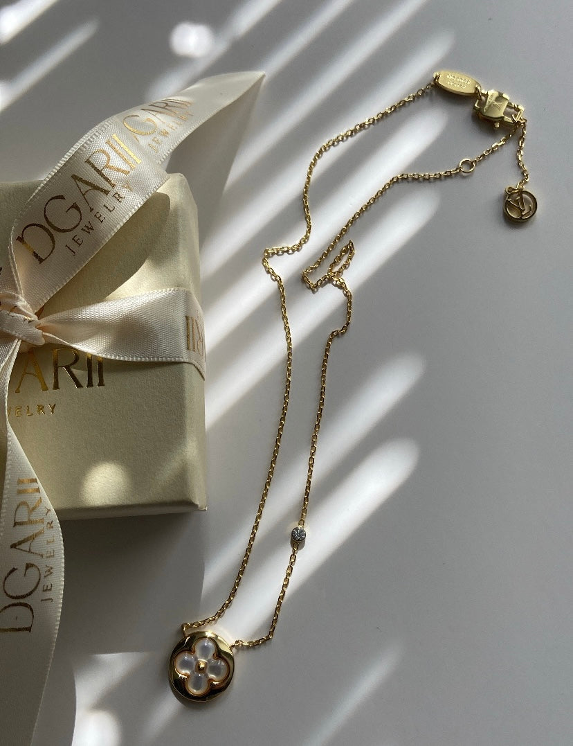 FLOWER NECKLACE