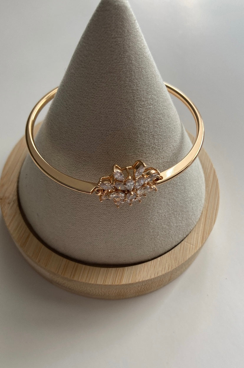 ALL STONES FLOWER BANGLE