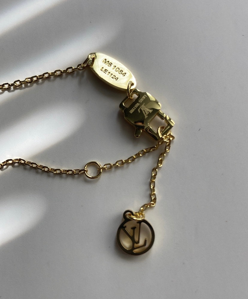 FLOWER NECKLACE