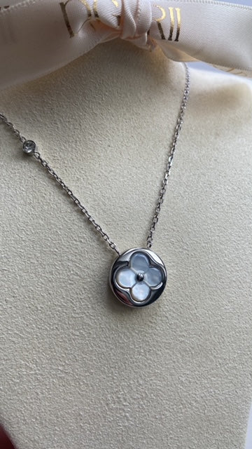 FLOWER NECKLACE