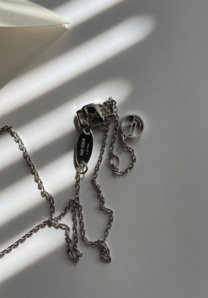 FLOWER NECKLACE