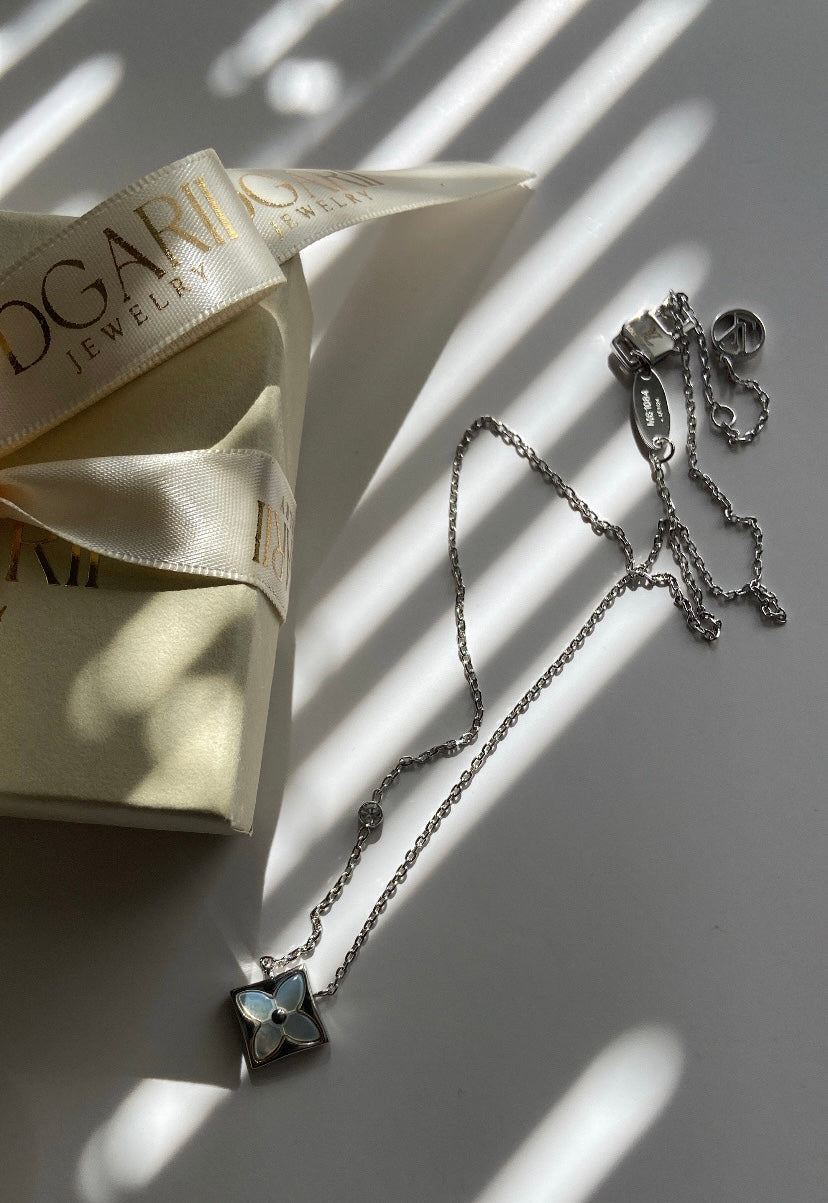FLOWER NECKLACE