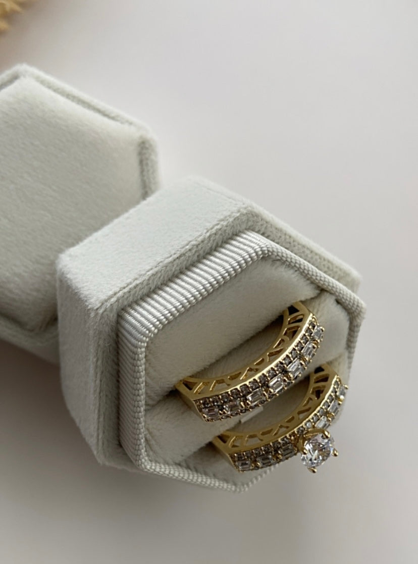 VINTAGE STYLE WEDDING RING